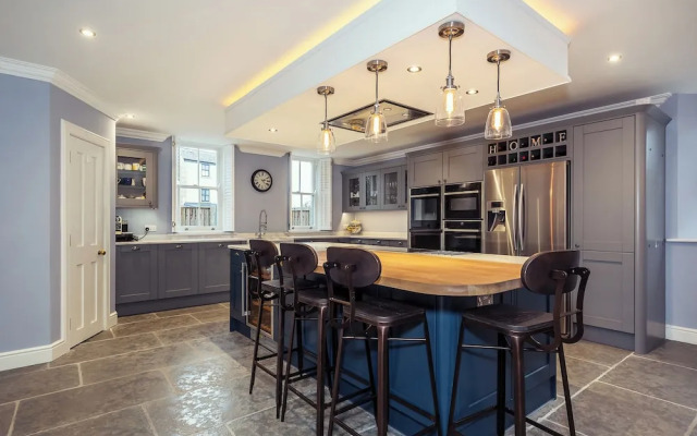 Vallis Oak Villa