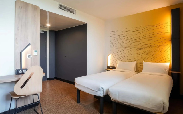 B&B HOTEL Paris Porte d'Orléans