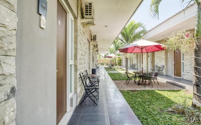 RedDoorz Syariah near Terminal 1 Juanda Airport