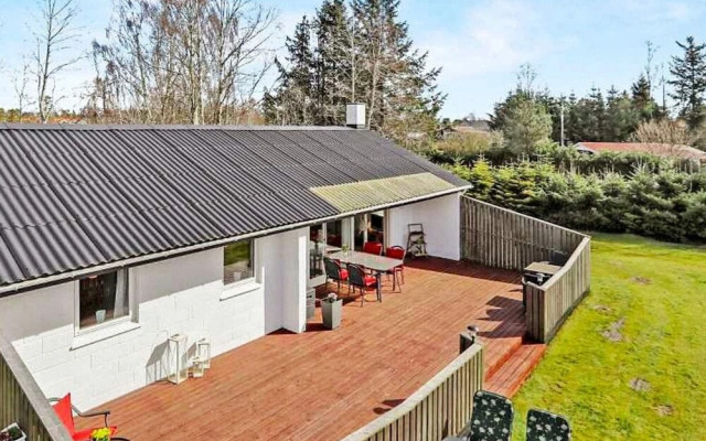 6 Person Holiday Home in Hals