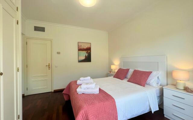 Vilamoura Central 2 With Pool by Homing