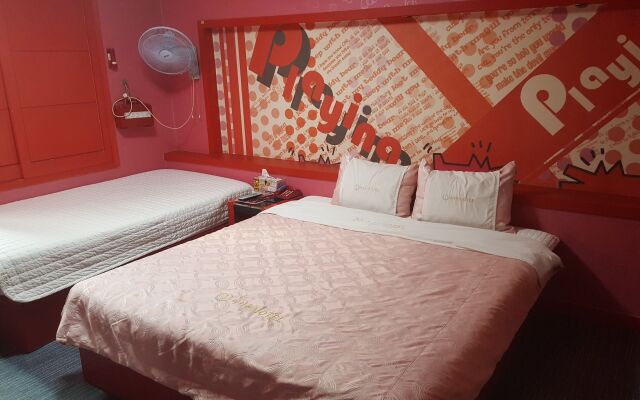 Lucas Hotel