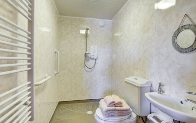 Holiday Home Sgubor y Rhyd