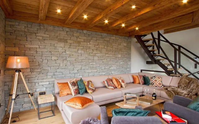 Chalet in Les Deux Alpes With Hot Tub