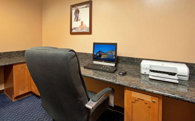 Holiday Inn Express & Suites Phoenix/Chandler (Ahwatukee)