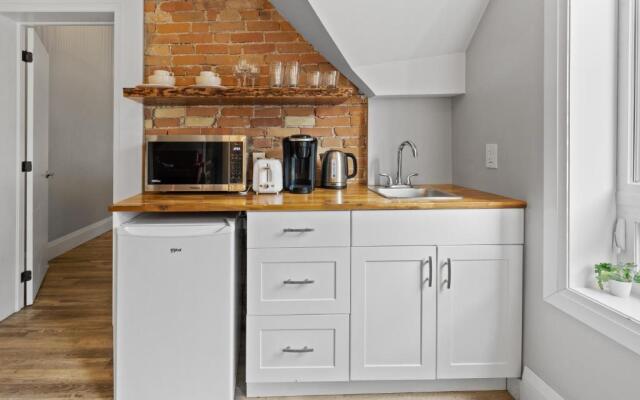 Entire 3-Units Top-Floor Across From Google