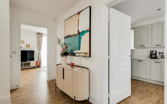Tranquil 4-bed Oasis Modern Chic