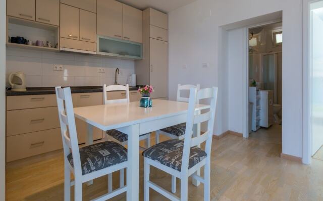 Apartment Mirta