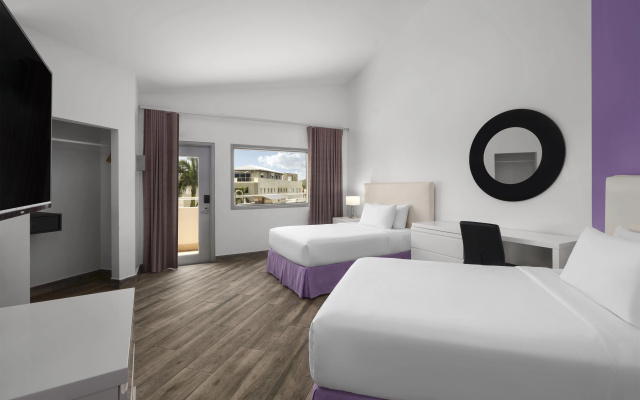 Commodore Suites, SureStay Collection by Best Western