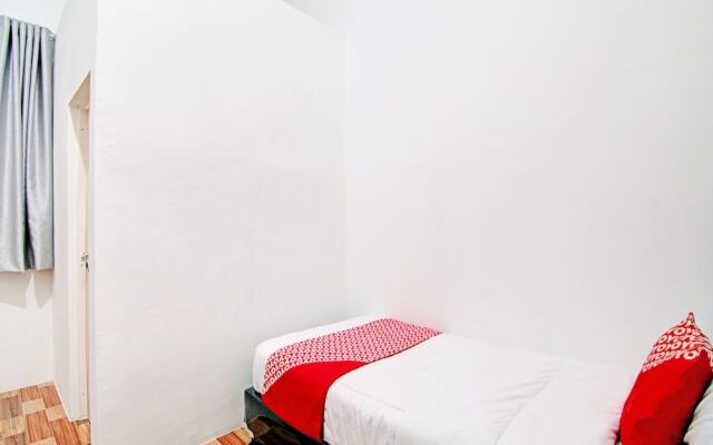 OYO 92946 Dekna Homestay Syariah