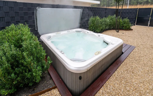 Beautiful Water Villa Near Harderwijk