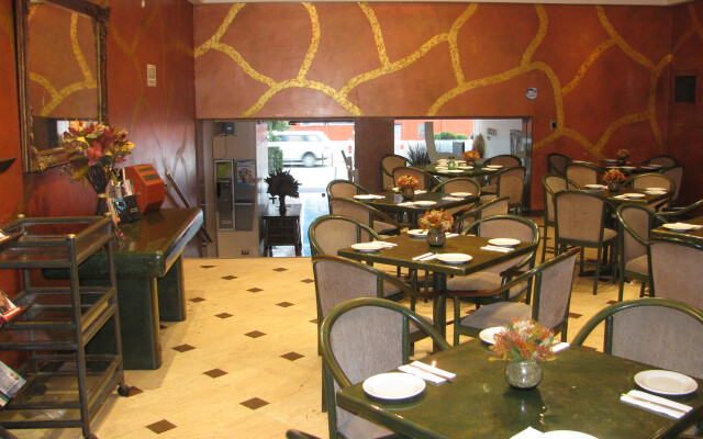 Maria Angola Hotel & Centro de Convenciones
