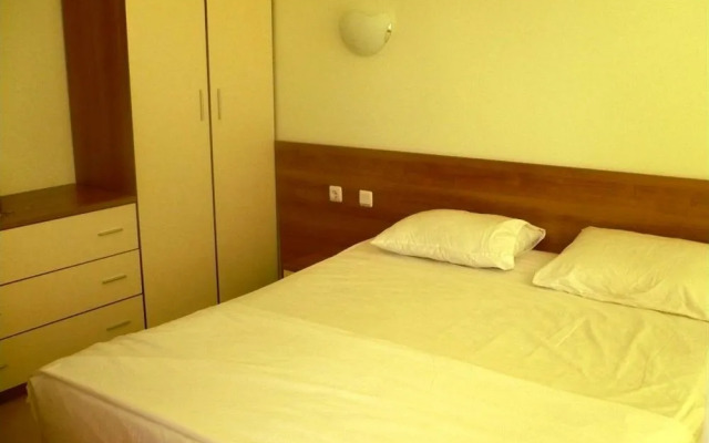Pollo Resort Mikosta Apartments