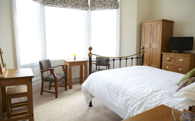 The Waves: Yorkshire Coast B&B