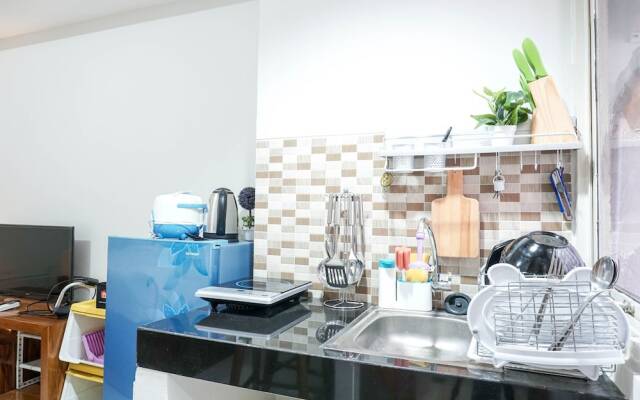 Comfortable Studio Apartment at Green Park View