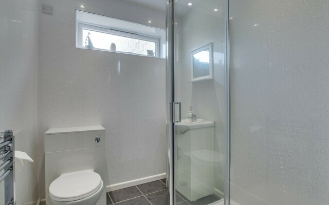 Stylish Villa in Millendreath Near Sea