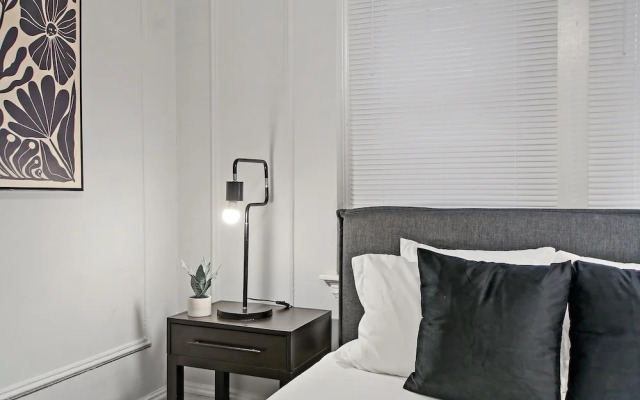 Modern and Minimalist Studio Apartment