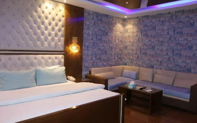 Seashell Grand hotel