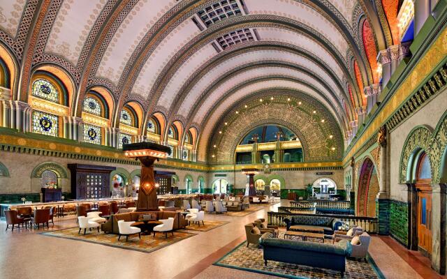 St. Louis Union Station Hotel, Curio Collection by Hilton