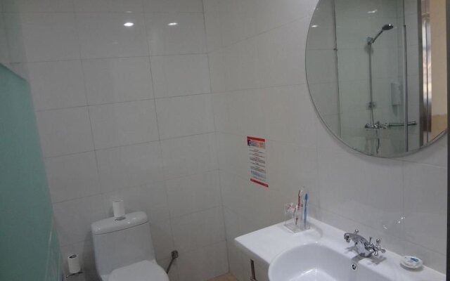 Hanting Express Cangzhou Railway staion