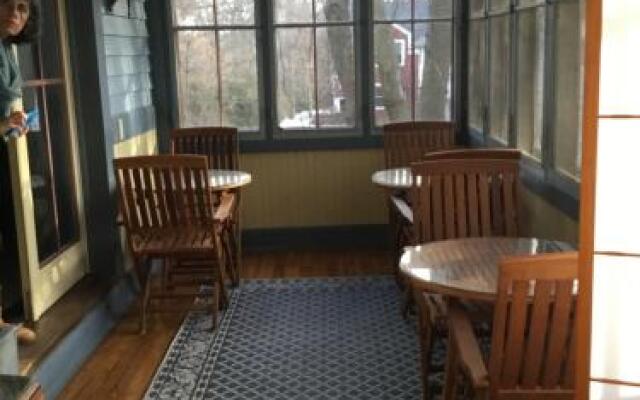 Amherst Inn