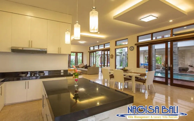 Club Corner Residence by Nagisa Bali