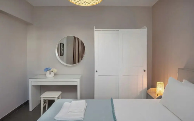 Fresh 1 Bd Apt with Patio in Heraklion