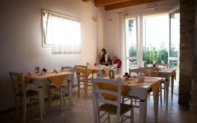 Ladino Room  Breakfast