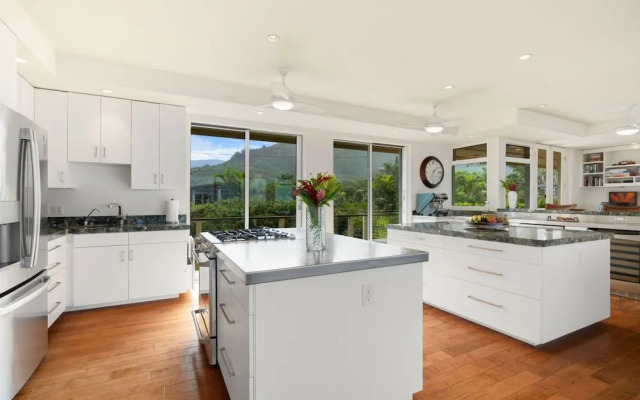 King Hale 4 Bedroom Home by RedAwning