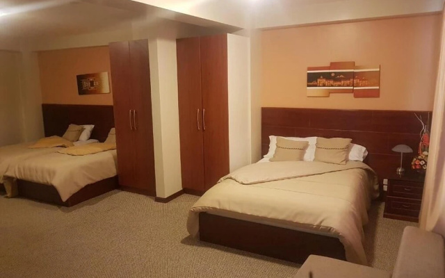 Colony Inn Hotel