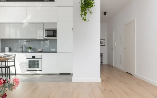 Warsaw Apartment Jurajska by Renters