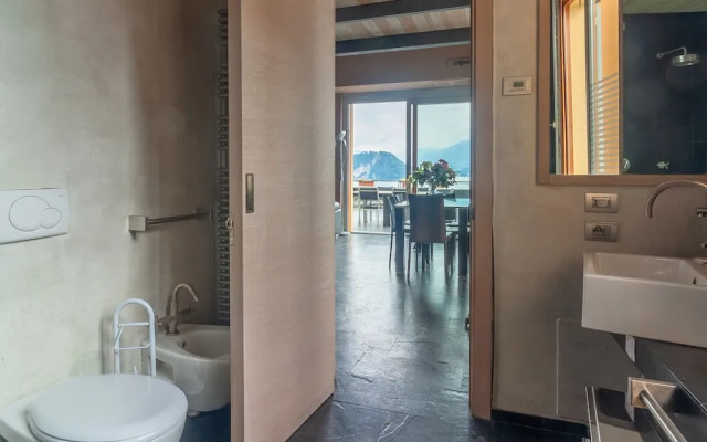 Fontana Penthouse in Fiumelatte