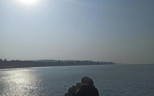 Goroomgo Om Ganesh Naik Cliff Side Guest House Goa