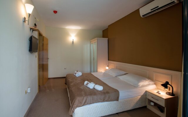 Apartment with Kitchenette in Avalon Complex