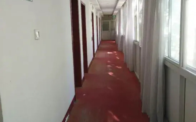 Jinfangyuan Express Hotel (Nanyang Central Hospital)