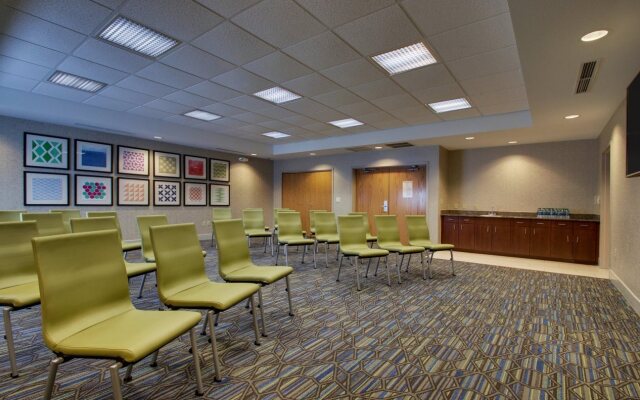 Holiday Inn Express & Suites Morris by IHG