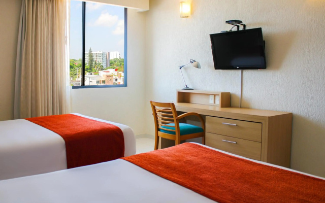 Hotel & Suites Real del Lago