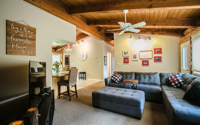 Nederland Getaway 4 Bedroom Home by RedAwning