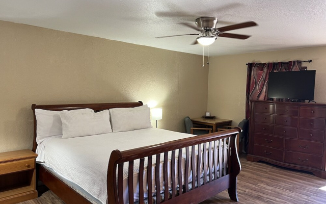 Antlers Inn