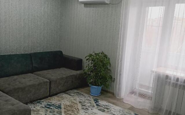 ApartLux on Slavskogo 14