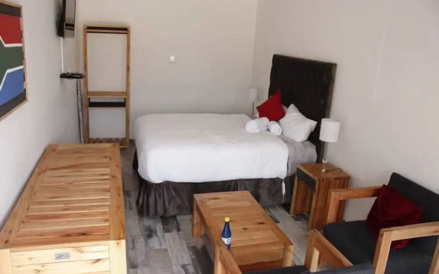 Lawu Le Ngwenya Guest House