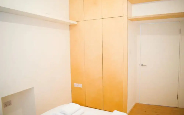 Bright And Modern 2 Bedroom Flat