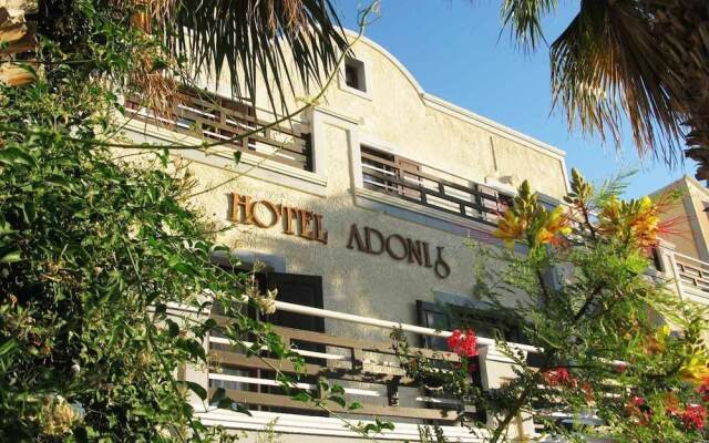 Hotel Adonis