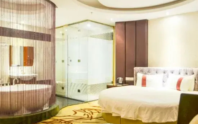 Joy Wanjia Hotel (Wuyi Mould City Jiayuan Plaza)