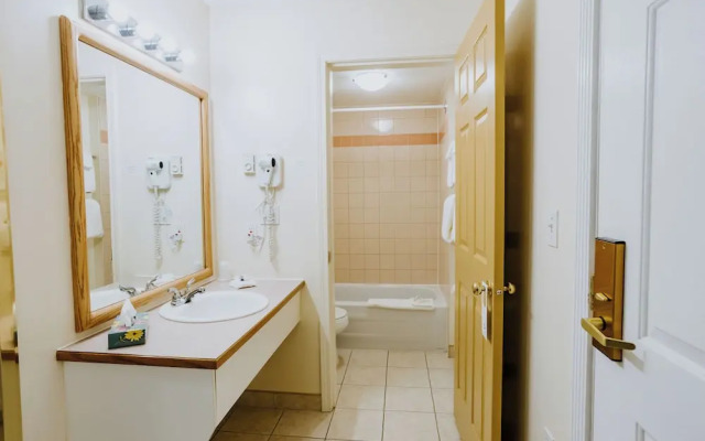 Western Budget Motel Plus Mosaic Suites