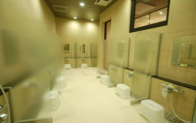 Anshin Oyado Shimbashi - Caters to Men