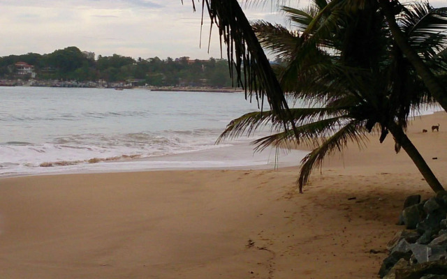 Gayana Hotel