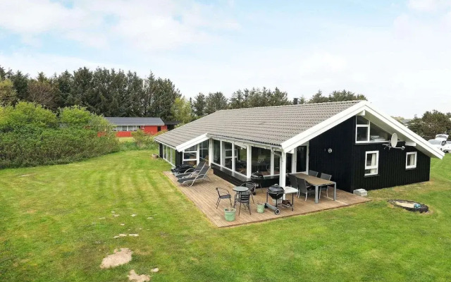 10 Person Holiday Home in Hjorring-by Traum