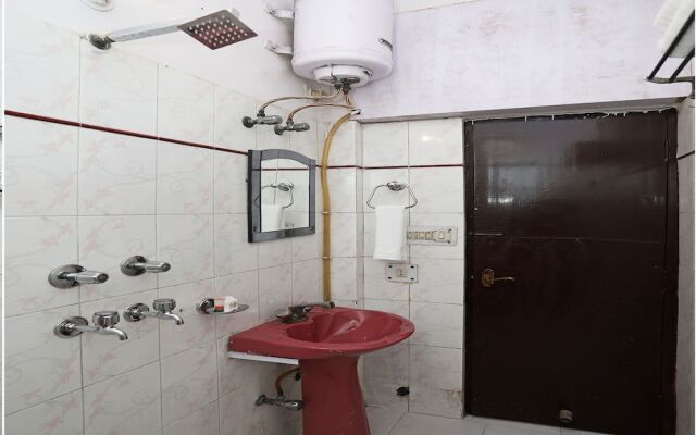 OYO 11327 Hotel R Paradise