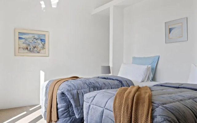 CBD Spacious 3 Storey Terrace House